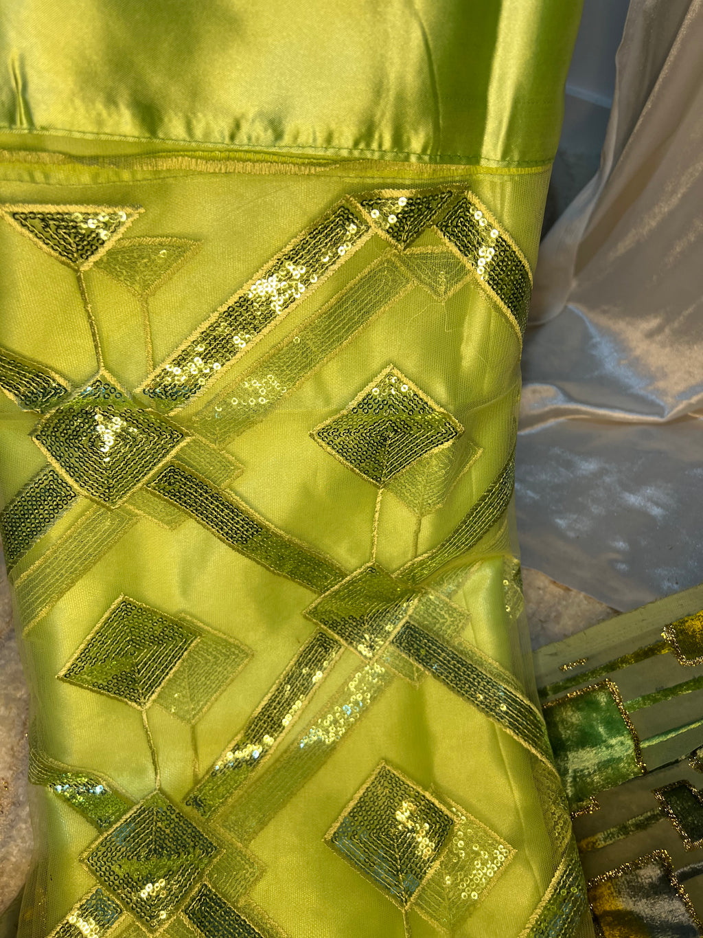 Premium Mosaic Gold/Green - Maqbal Dirac