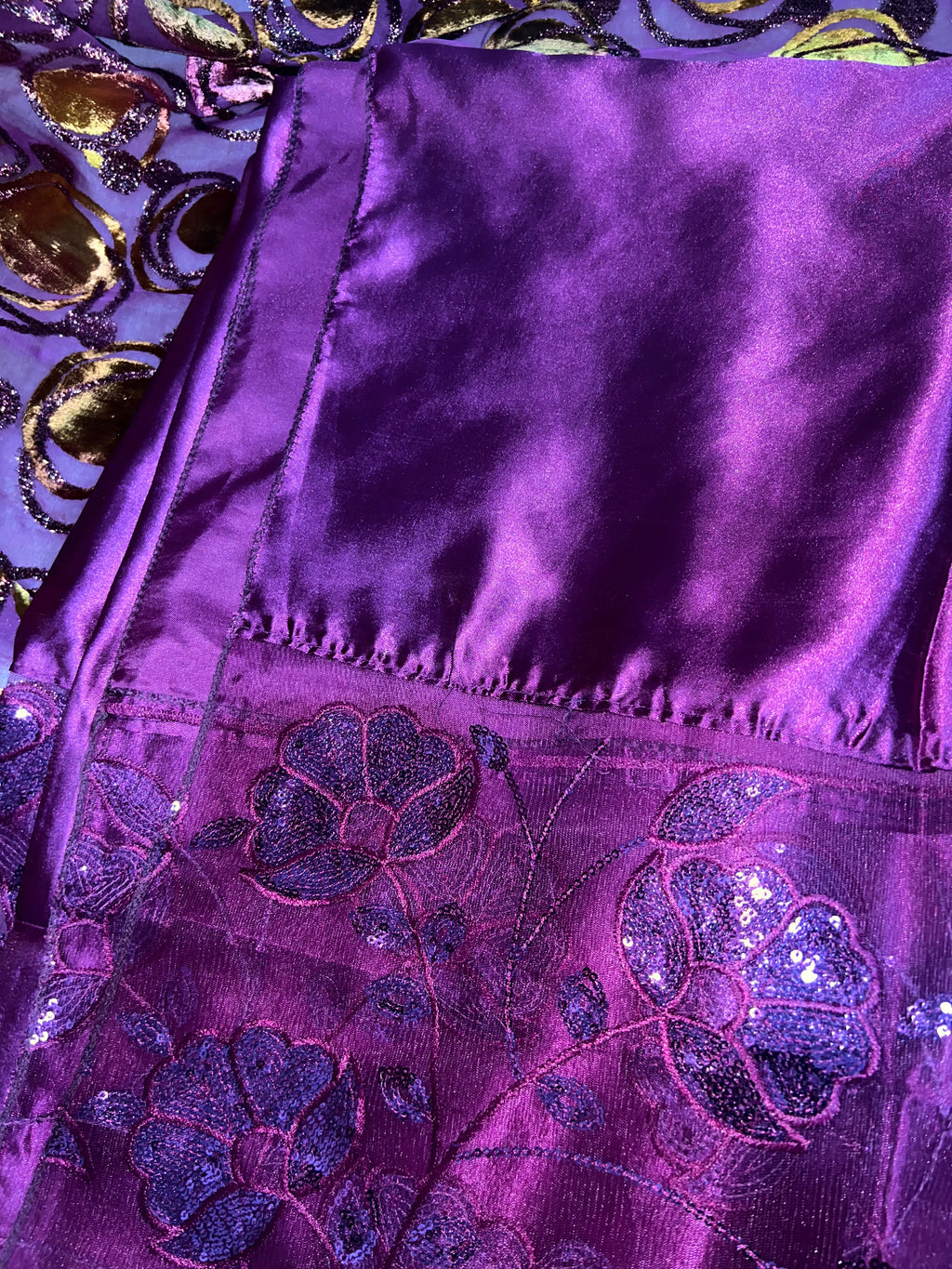 Premium Burgundy and Olive Mosaic - Maqbal Dirac