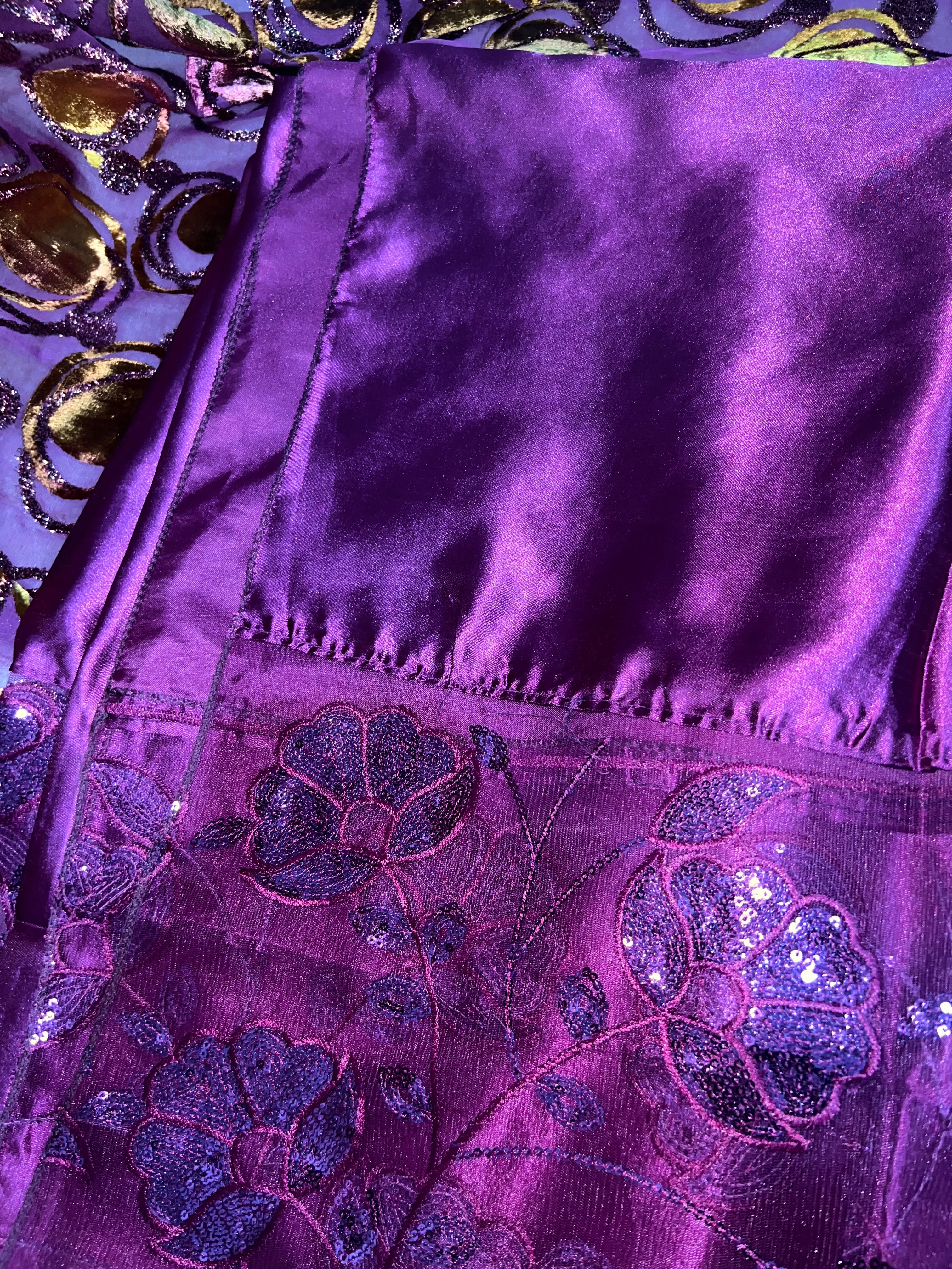 Premium Burgundy and Olive Mosaic - Maqbal Dirac