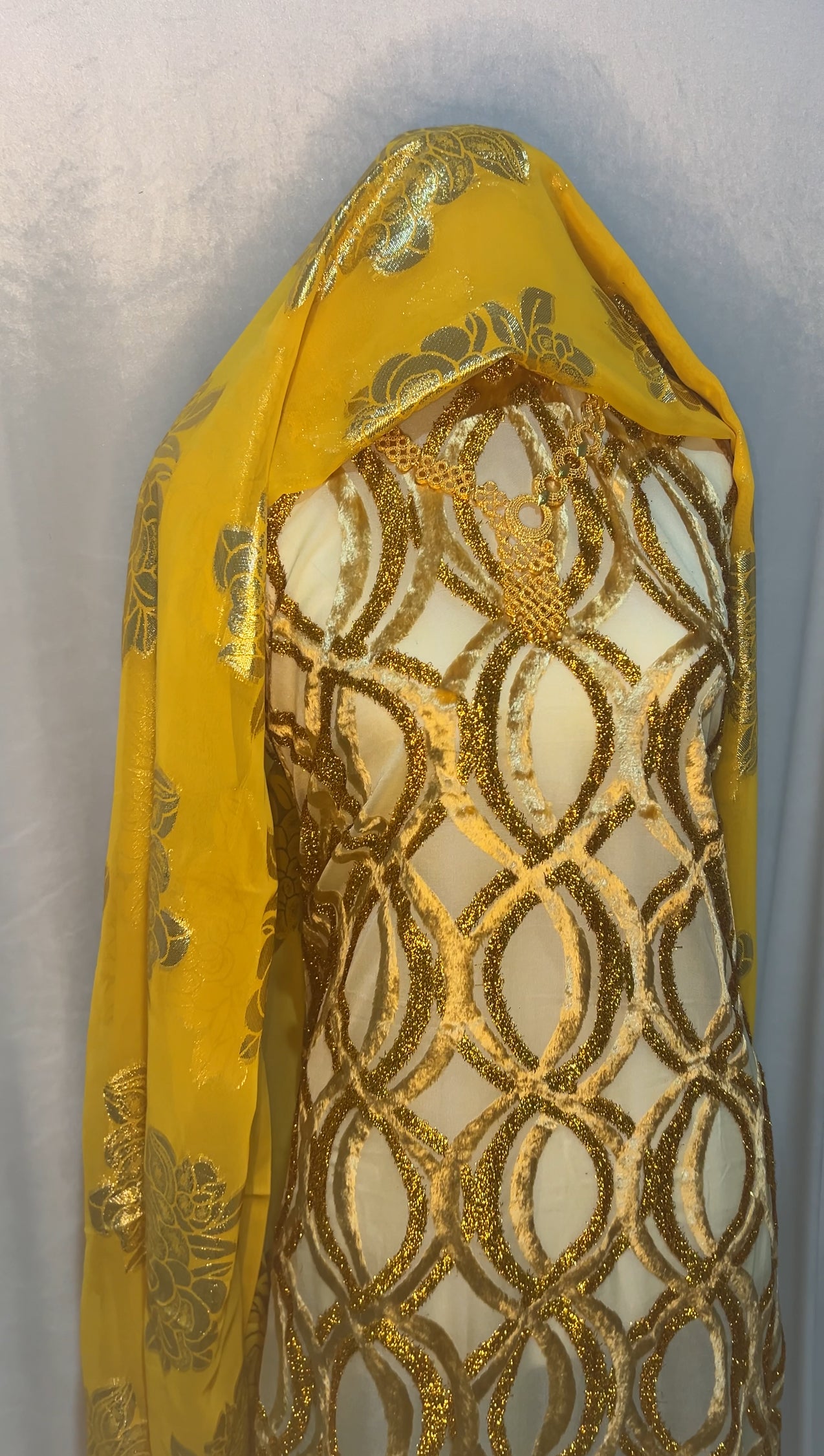 Premium Gold and White Mosaic - Maqbal Dirac