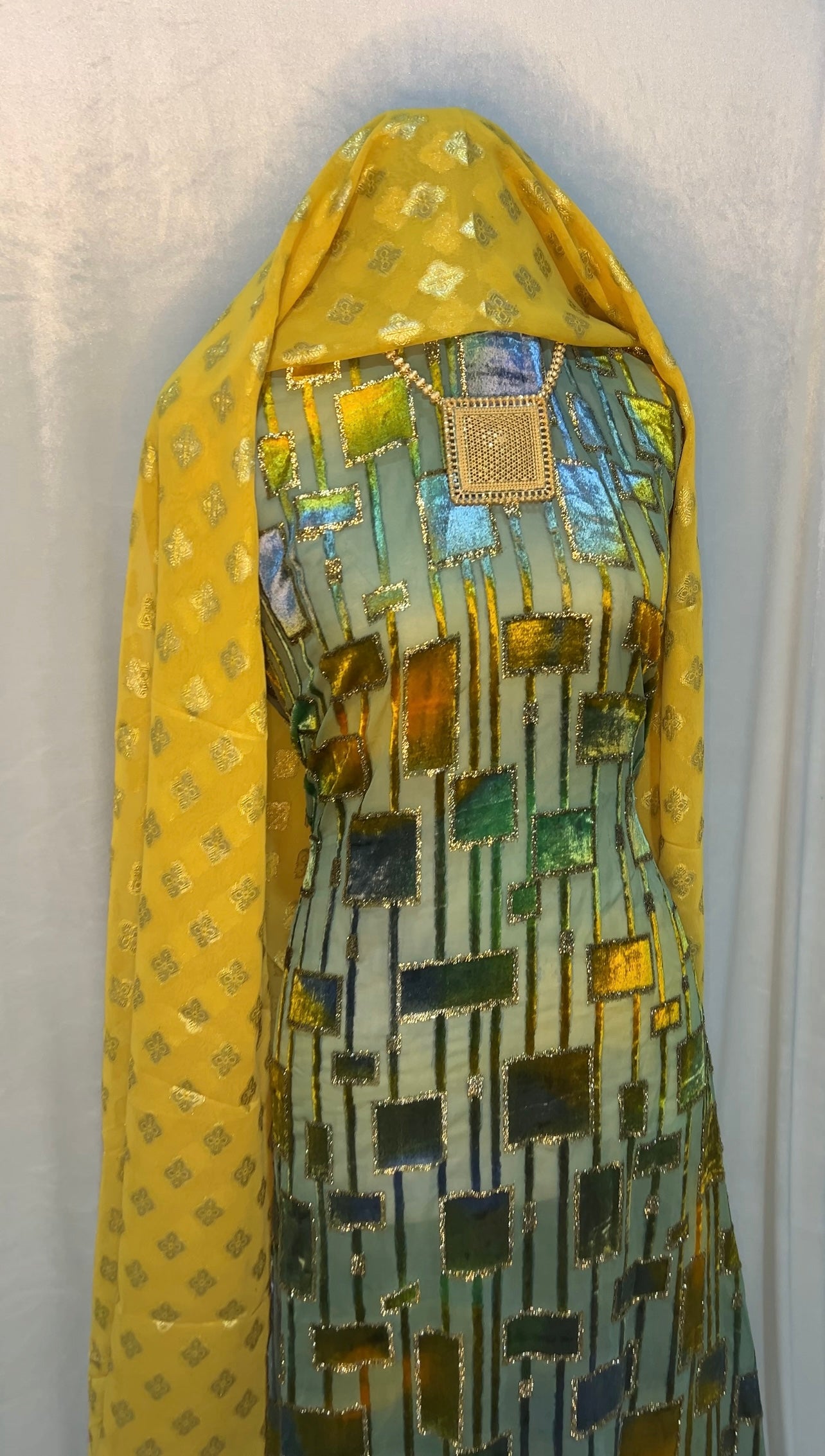 Premium Mosaic Gold/Green - Maqbal Dirac
